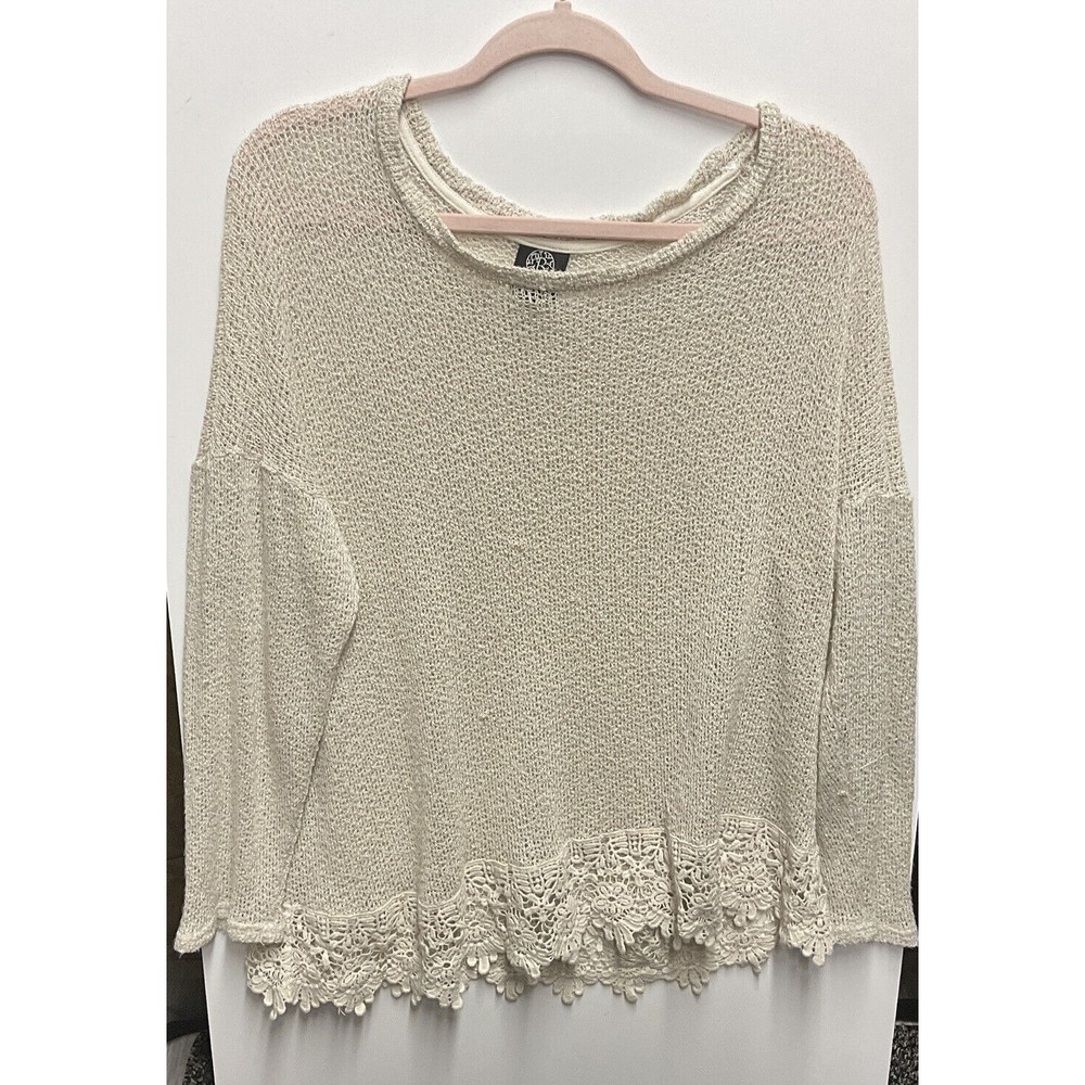 Bobeau Woman’s Size 1X Beige Sweater With Crochet Trim Long Sleeve Rayon Blend